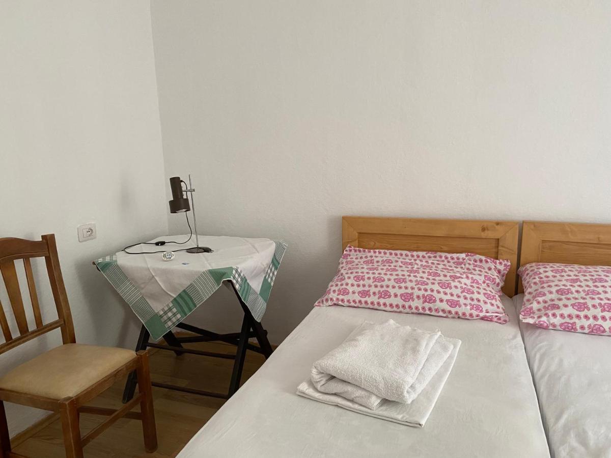 Rupa Guest House Camping Shkodër エクステリア 写真