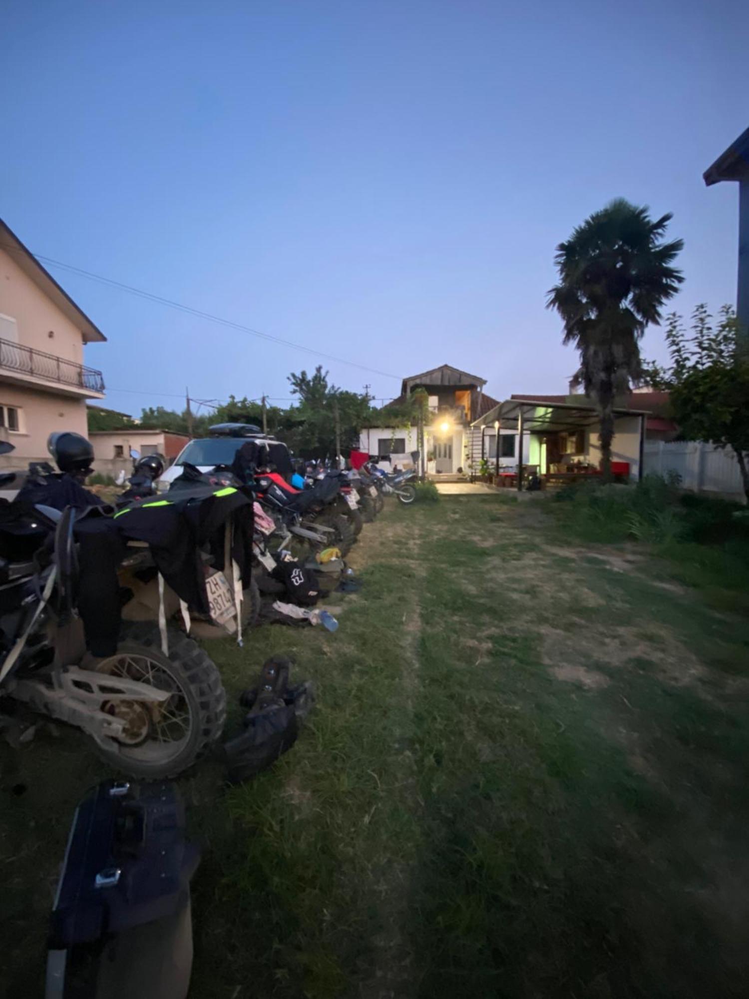 Rupa Guest House Camping Shkodër エクステリア 写真