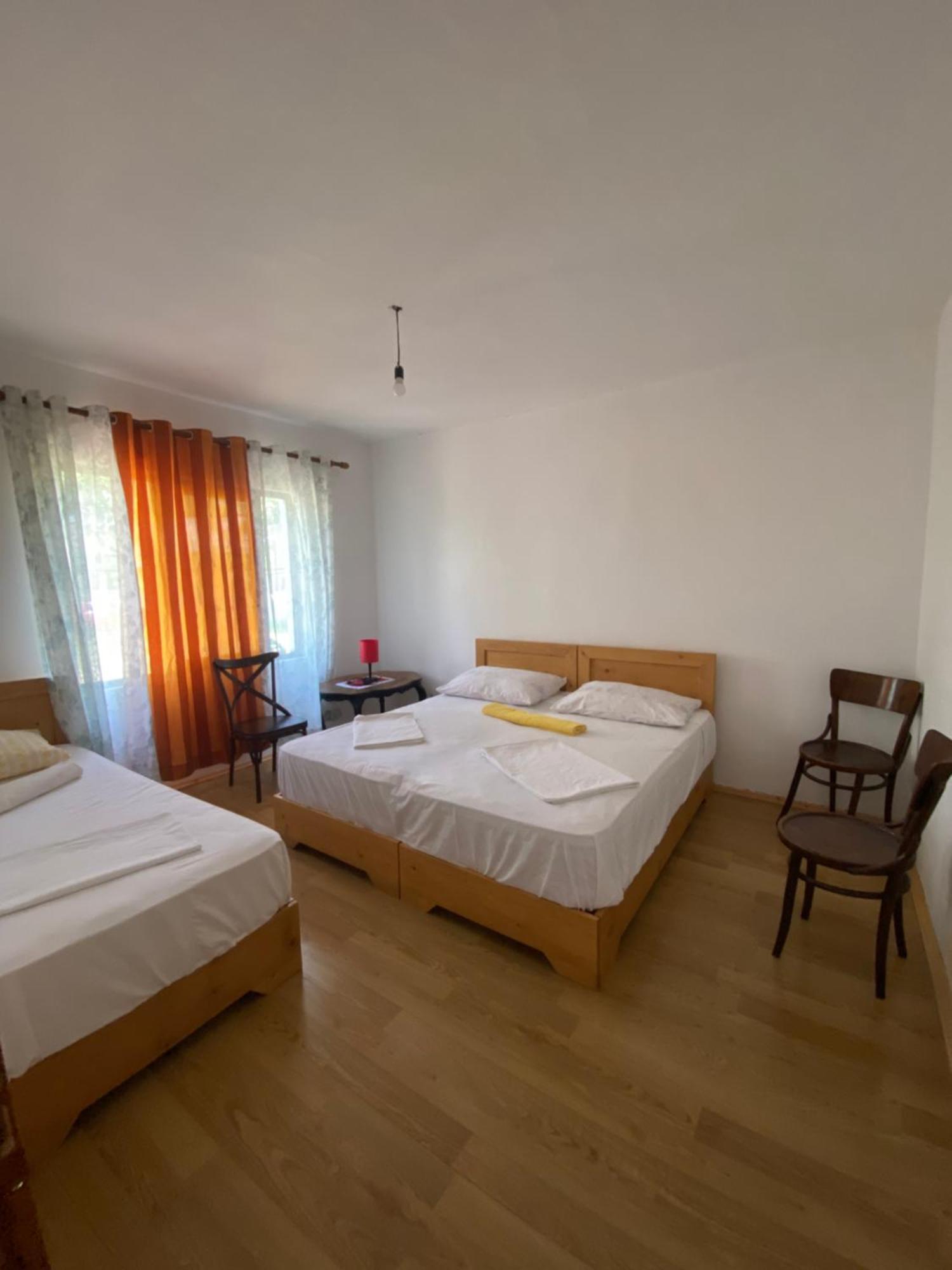 Rupa Guest House Camping Shkodër エクステリア 写真